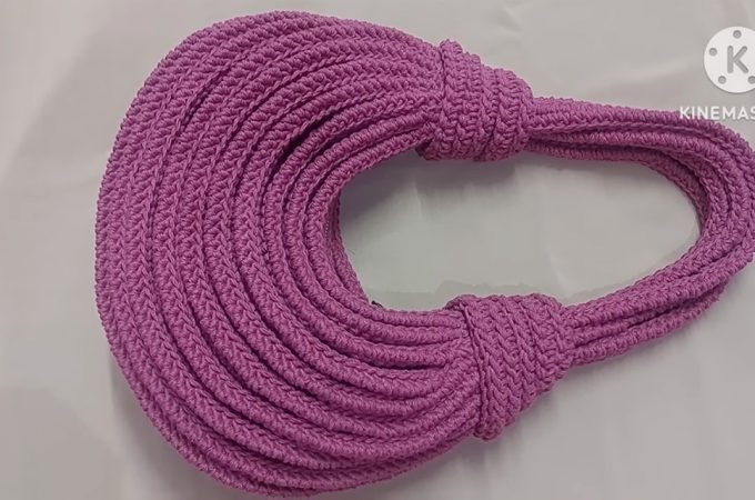 Crochet Spaghetti Bag Featured - In the world of crochet, creativity knows no bounds, and one of the most stylish projects you can embark on is crafting your very own crochet spaghetti bag.