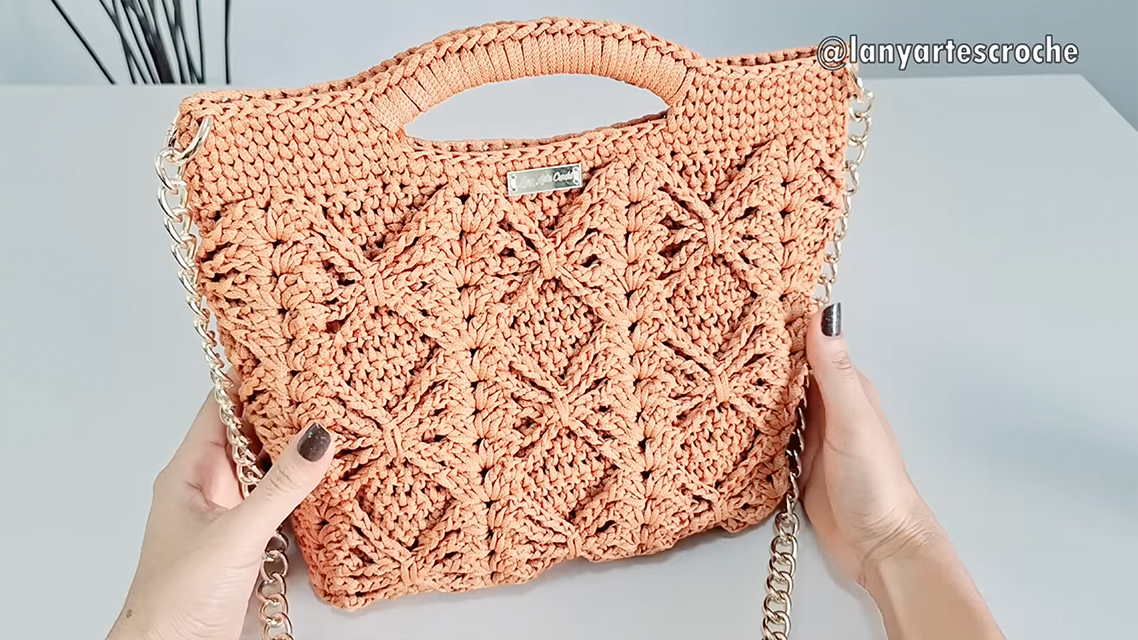 Crochet Diamond Stitch Bag: A Unique Accessory - Crochetbeja